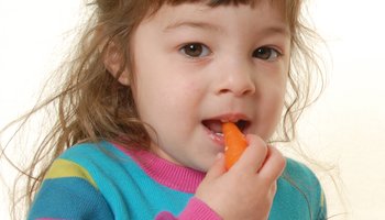 eating carrot